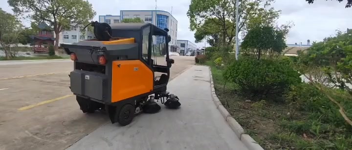 驾驶式全自动扫地车厂区道路演示